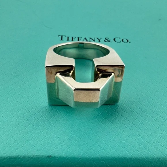 Tiffany & Co. Out of Retirement Block Sculptural Ring in Sterling Silver - Picture 9 of 11
